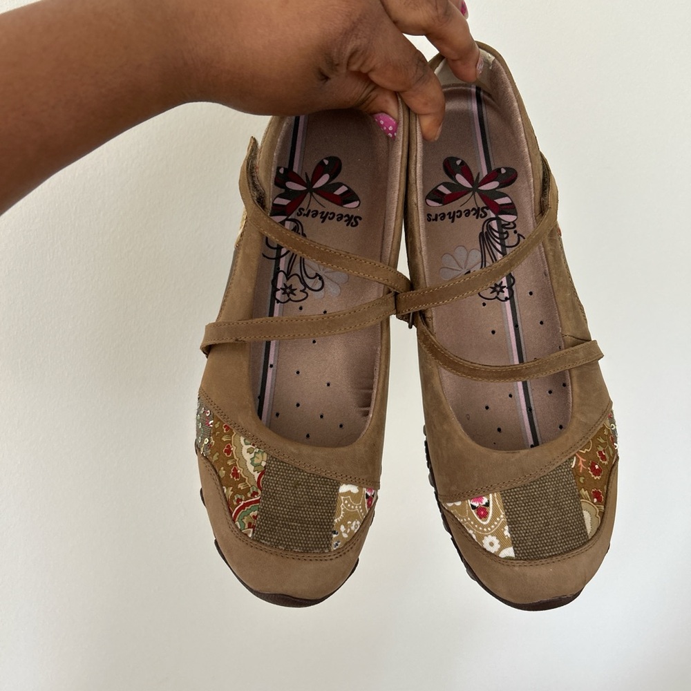 Skechers Brown Flats with Decorative Cutouts